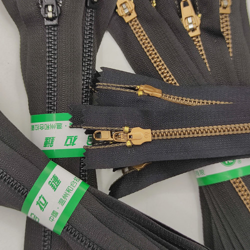 牛仔裤拉链与裤子门襟拉链回收，提供合理价格