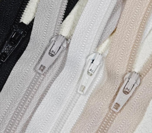 库存辅料回收厂家，树脂拉链，尼龙拉链回收多少钱